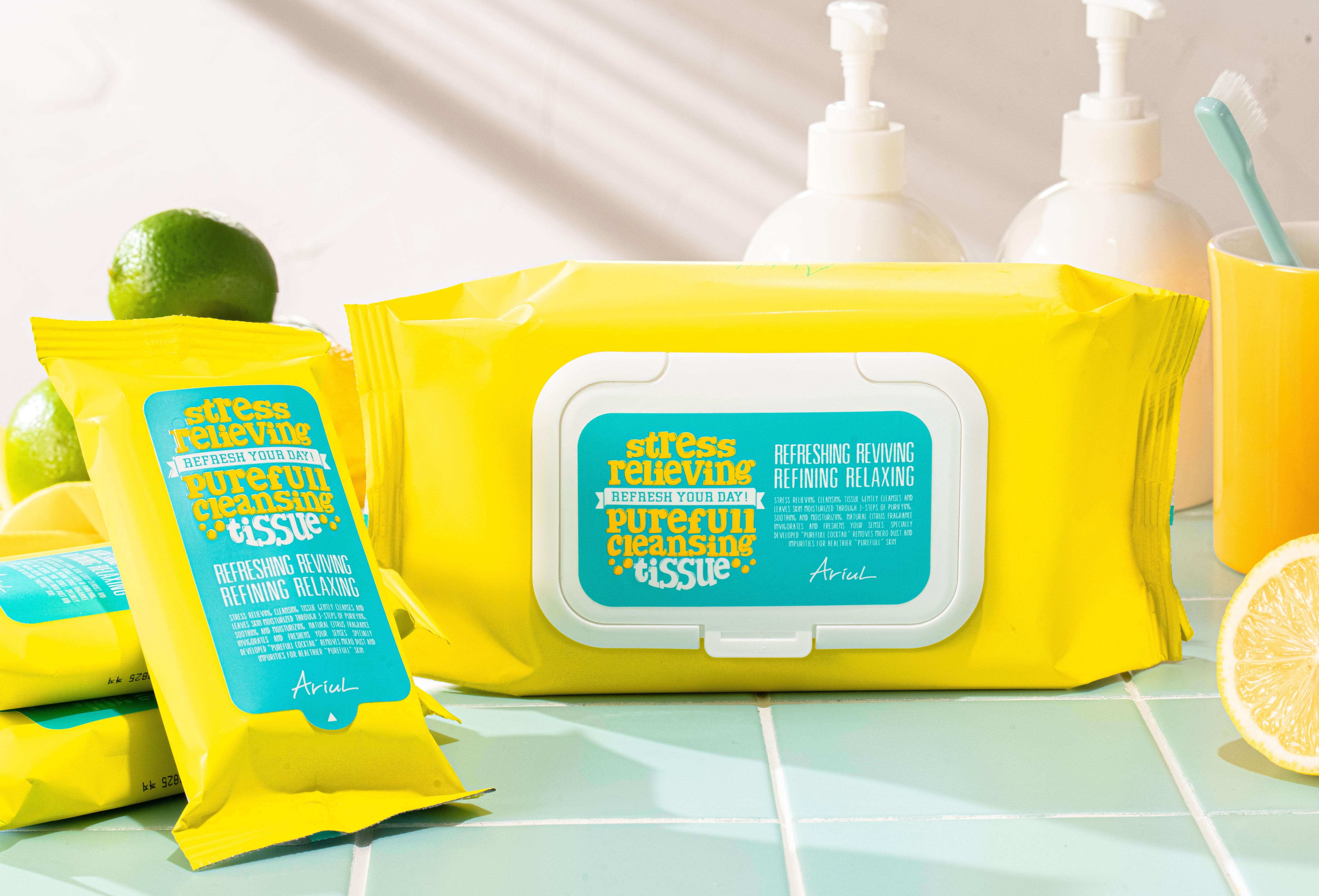 艾藜兒 淨膚保濕卸妝潔顏濕巾 家庭裝與攜帶包生活情境展示